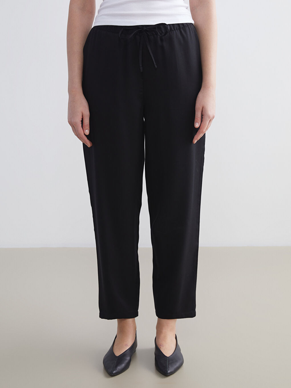Siyah Beli Lastikli Havuç Kesim Kadın Pantolon-1