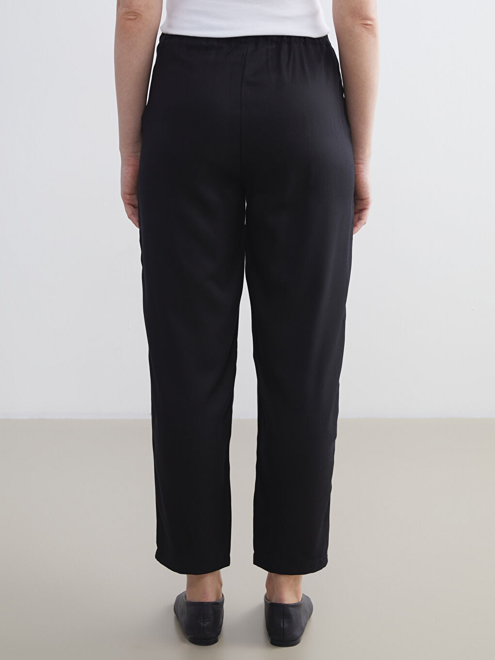 Siyah Beli Lastikli Havuç Kesim Kadın Pantolon-3