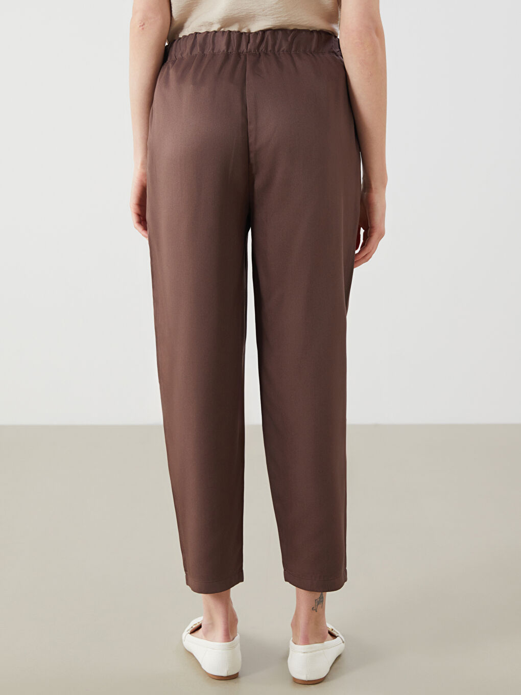 Kahverengi Beli Lastikli Havuç Kesim Kadın Pantolon-3