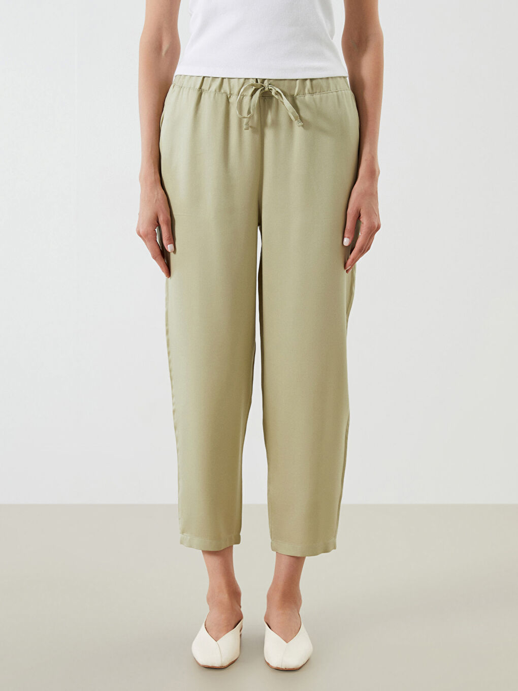 Yeşil Beli Lastikli Havuç Kesim Kadın Pantolon-1