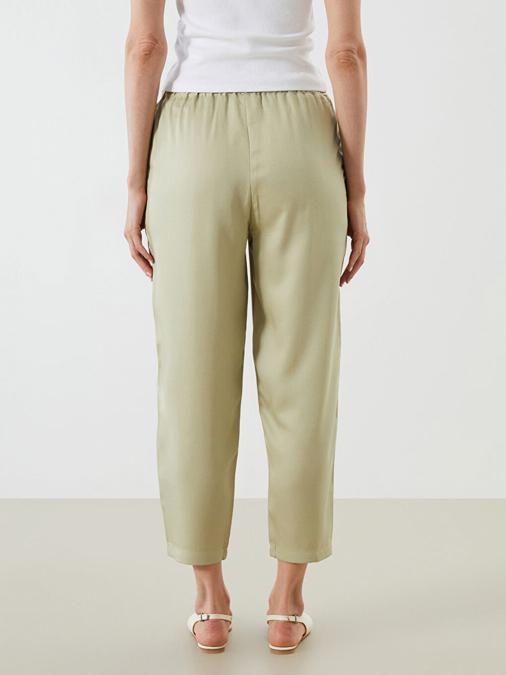 Yeşil Beli Lastikli Havuç Kesim Kadın Pantolon-3