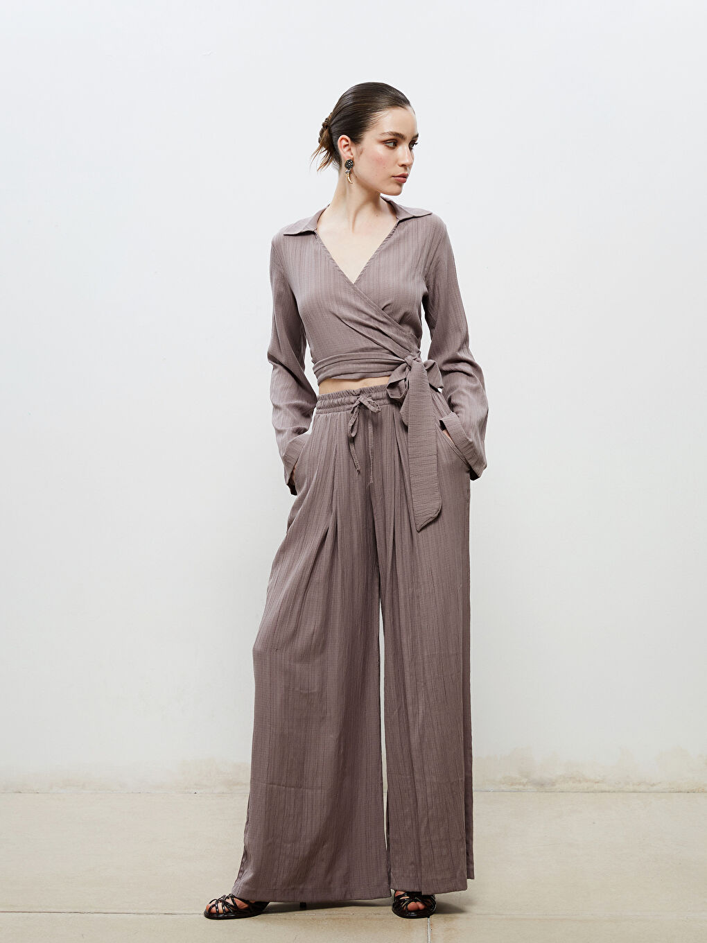 Mürdüm Beli Lastikli Dokulu Kadın Pileli Pantolon