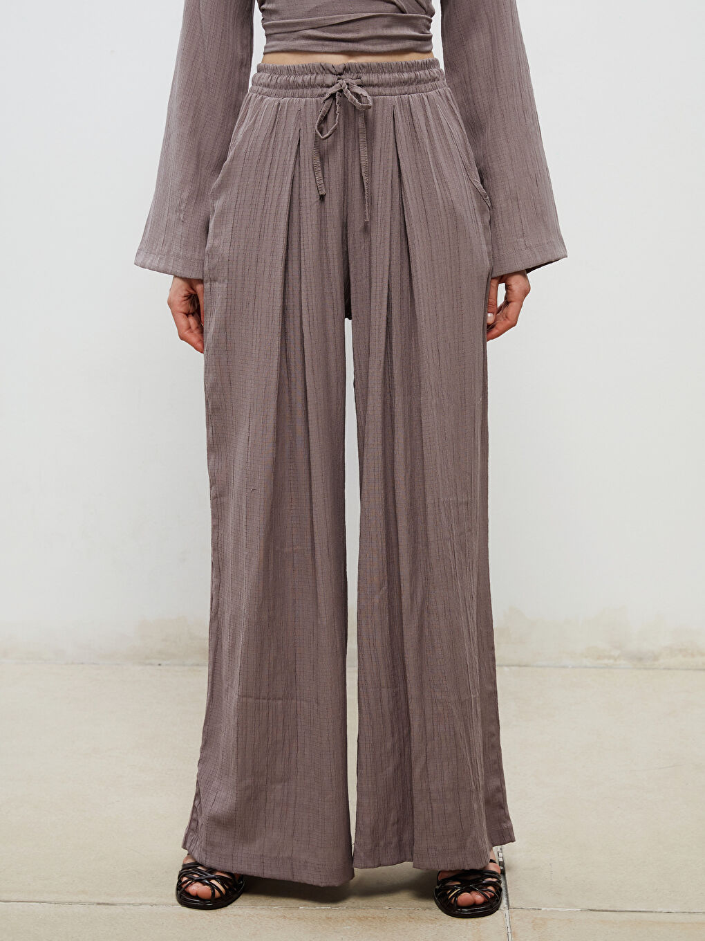 Mürdüm Beli Lastikli Dokulu Kadın Pileli Pantolon-1