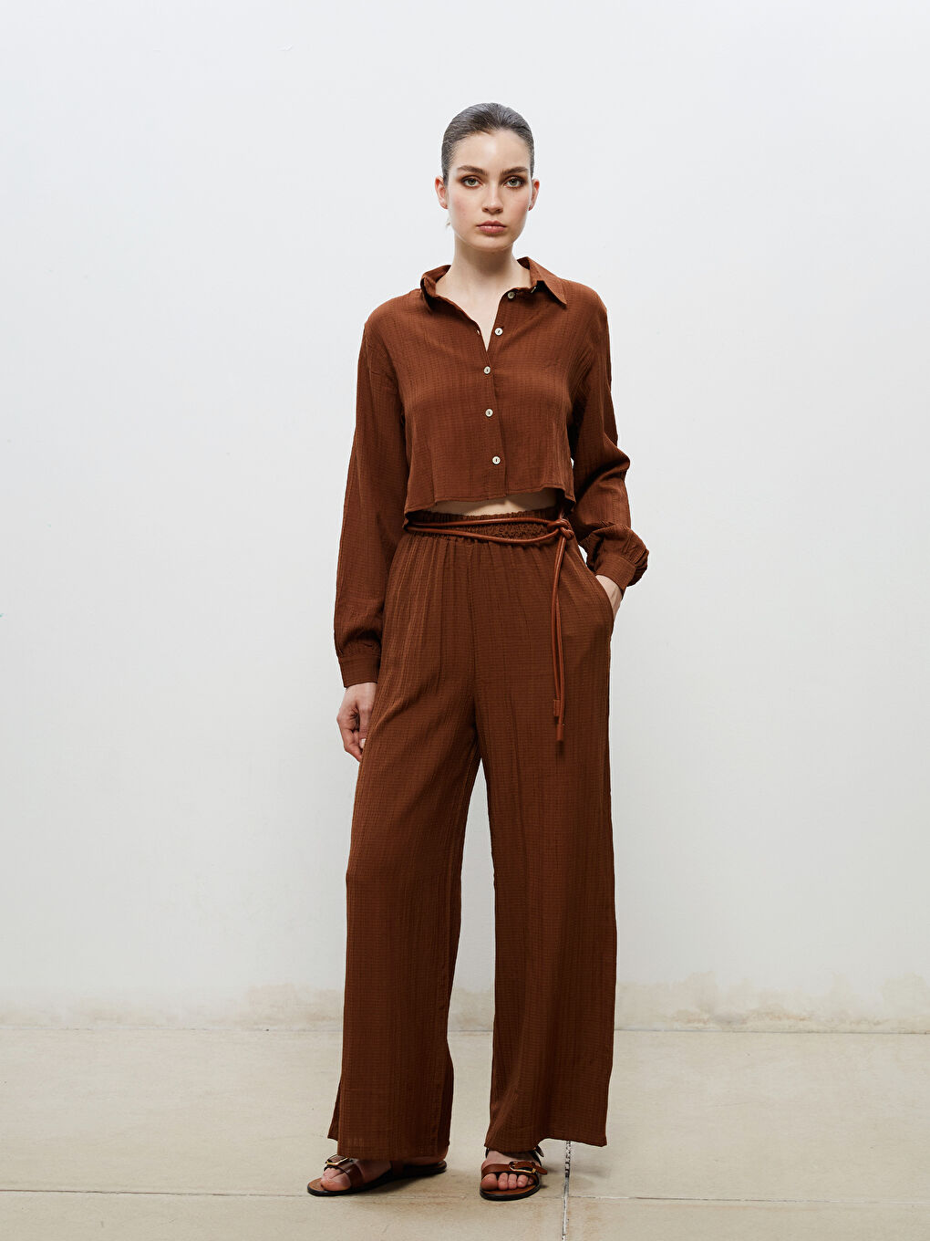 Текстурована кроп-сорочка для жінок-1