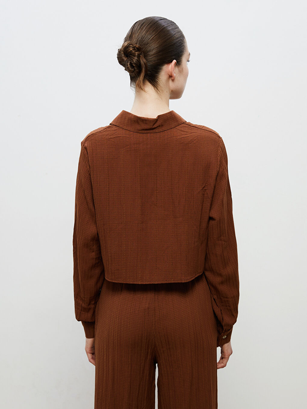 Текстурована кроп-сорочка для жінок-3