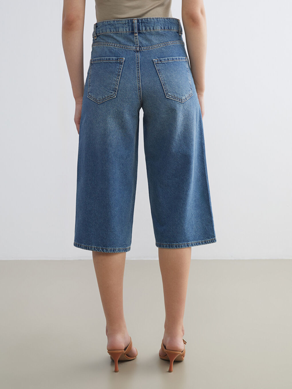 İndigo Standart Fit Kadın Jean Kapri-3