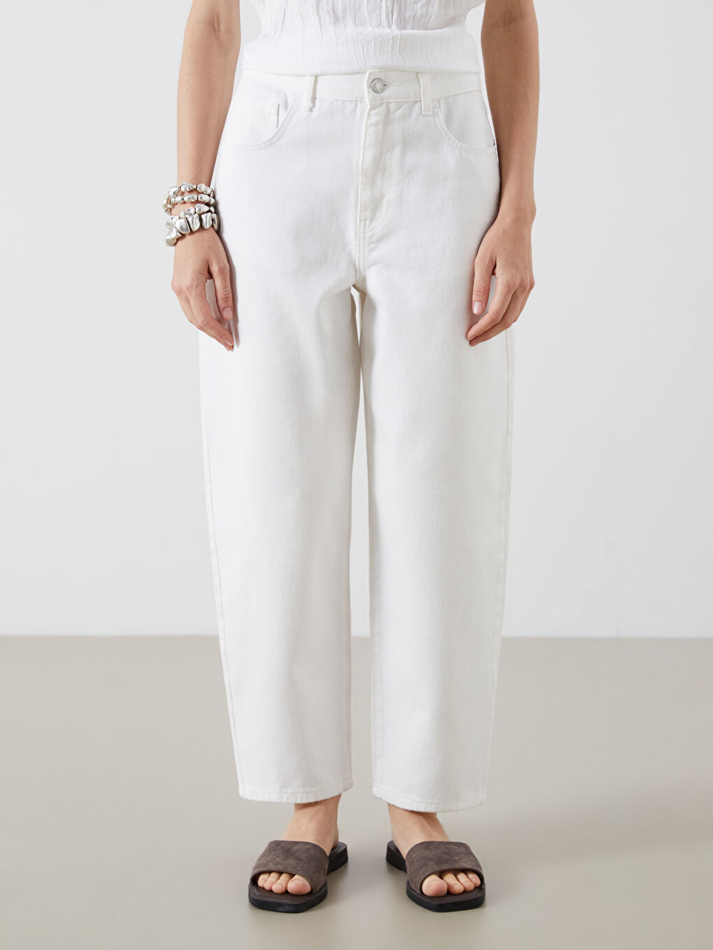 Beyaz Barrel Fit Kadın Jean Pantolon-1