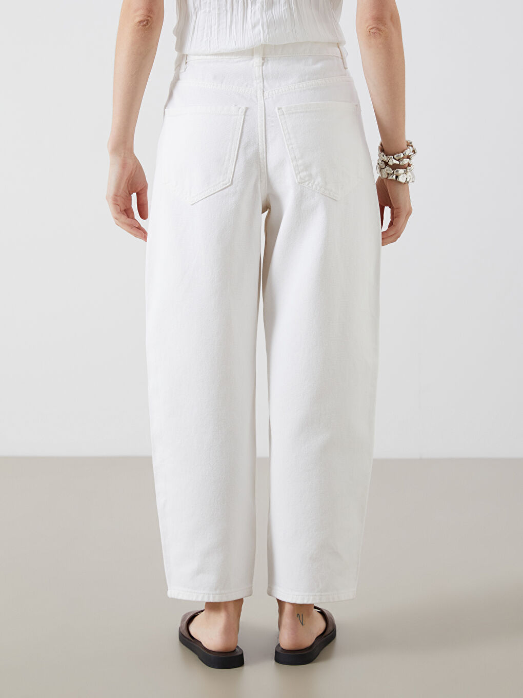 Beyaz Barrel Fit Kadın Jean Pantolon-3