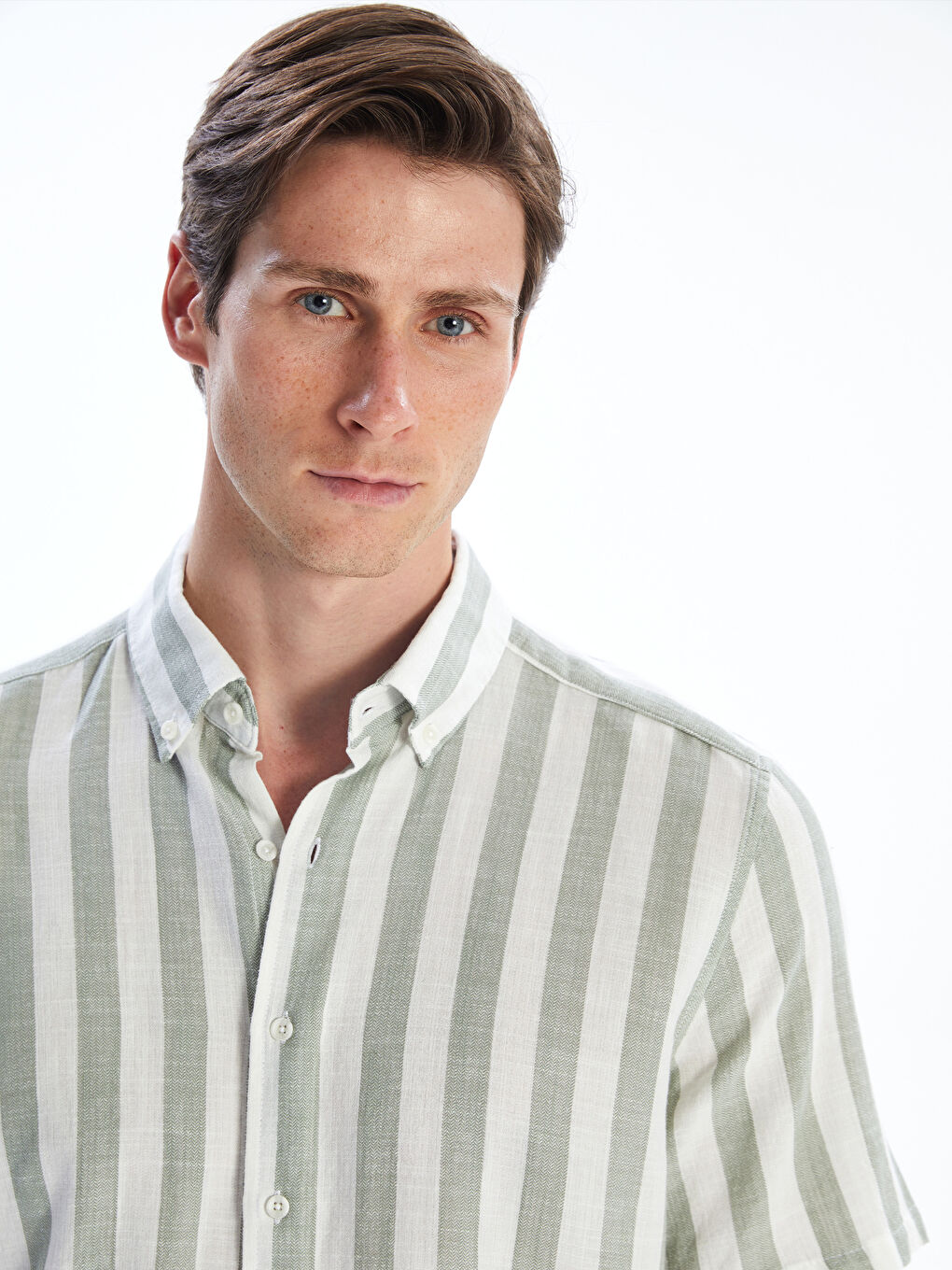 Yeşil Regular Fit Kısa Kollu Çizgili Armürlü Erkek Gömlek-2