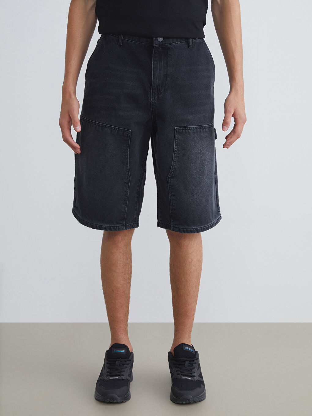 თავისუფალი ჭრის მამაკაცის ჯინსის შორტები-1