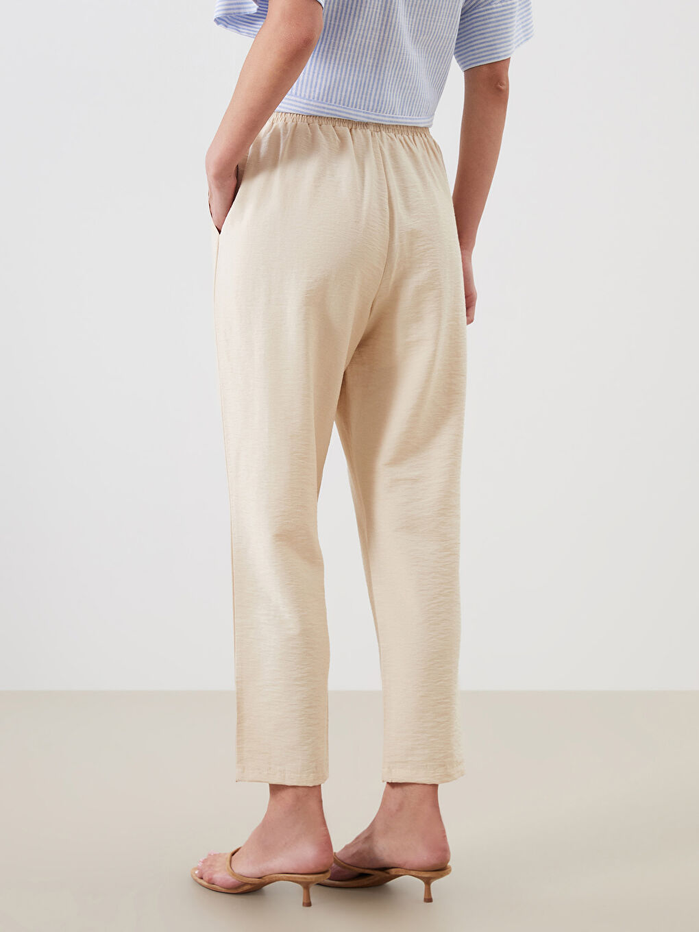 Bej Beli Lastikli Havuç Kesim Kadın Pantolon-3