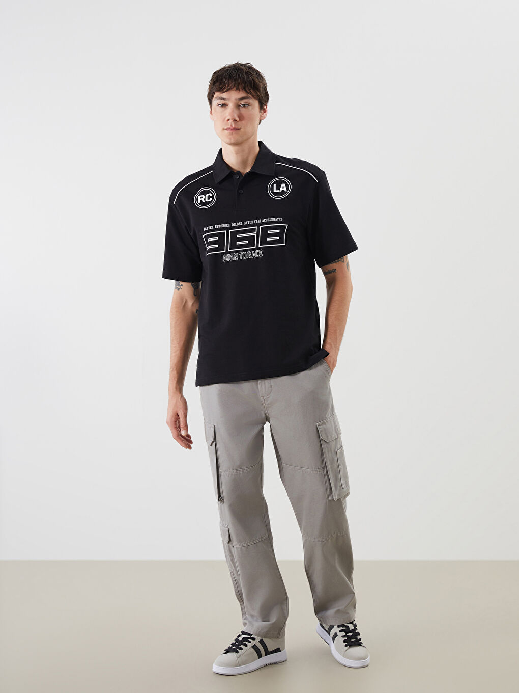 Siyah Polo Yaka Baskılı Erkek Tişört-1