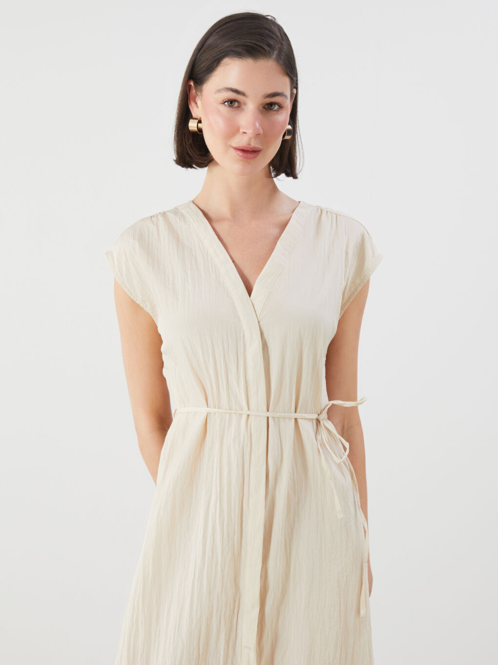 فستان مزخرف بياقة على شكل حرف V-1