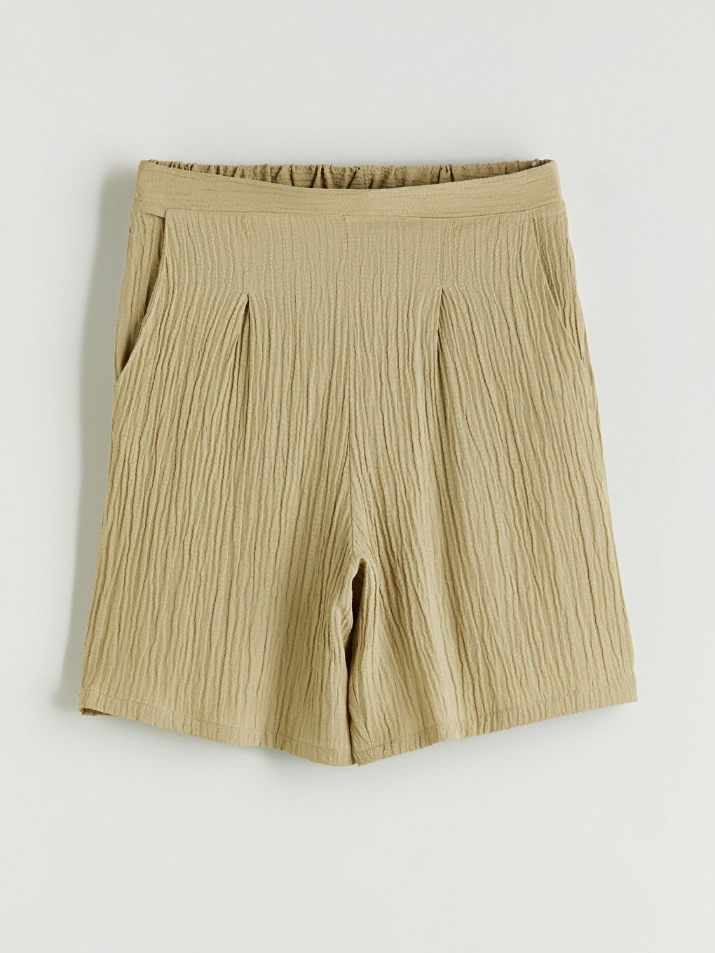 Yeşil Beli Lastikli Dokulu Kadın Şort-4