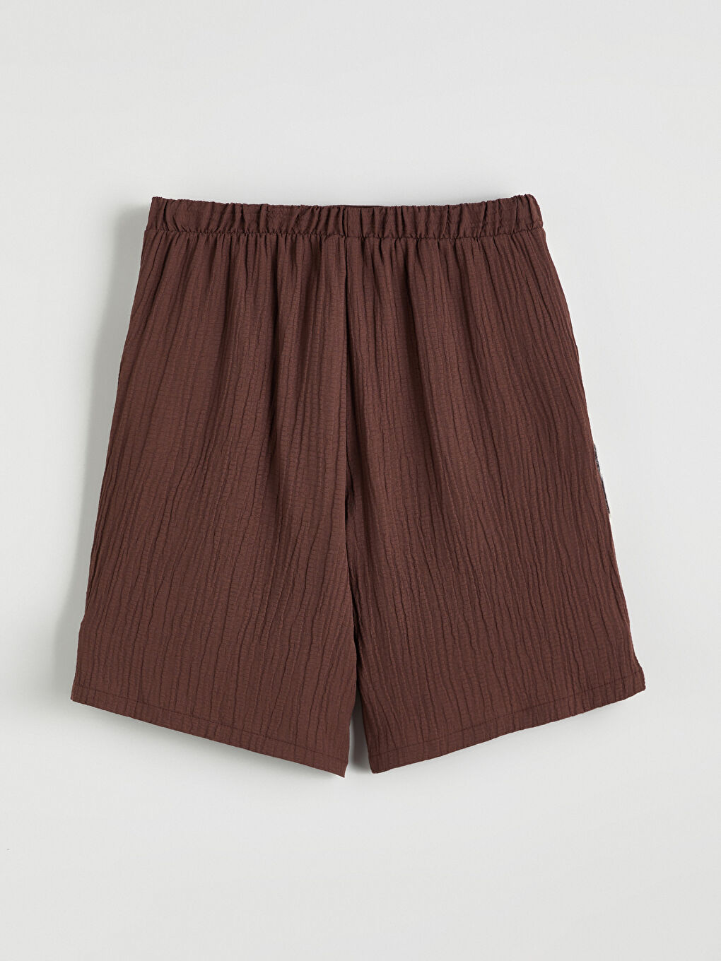 Kahverengi Beli Lastikli Dokulu Kadın Şort-5