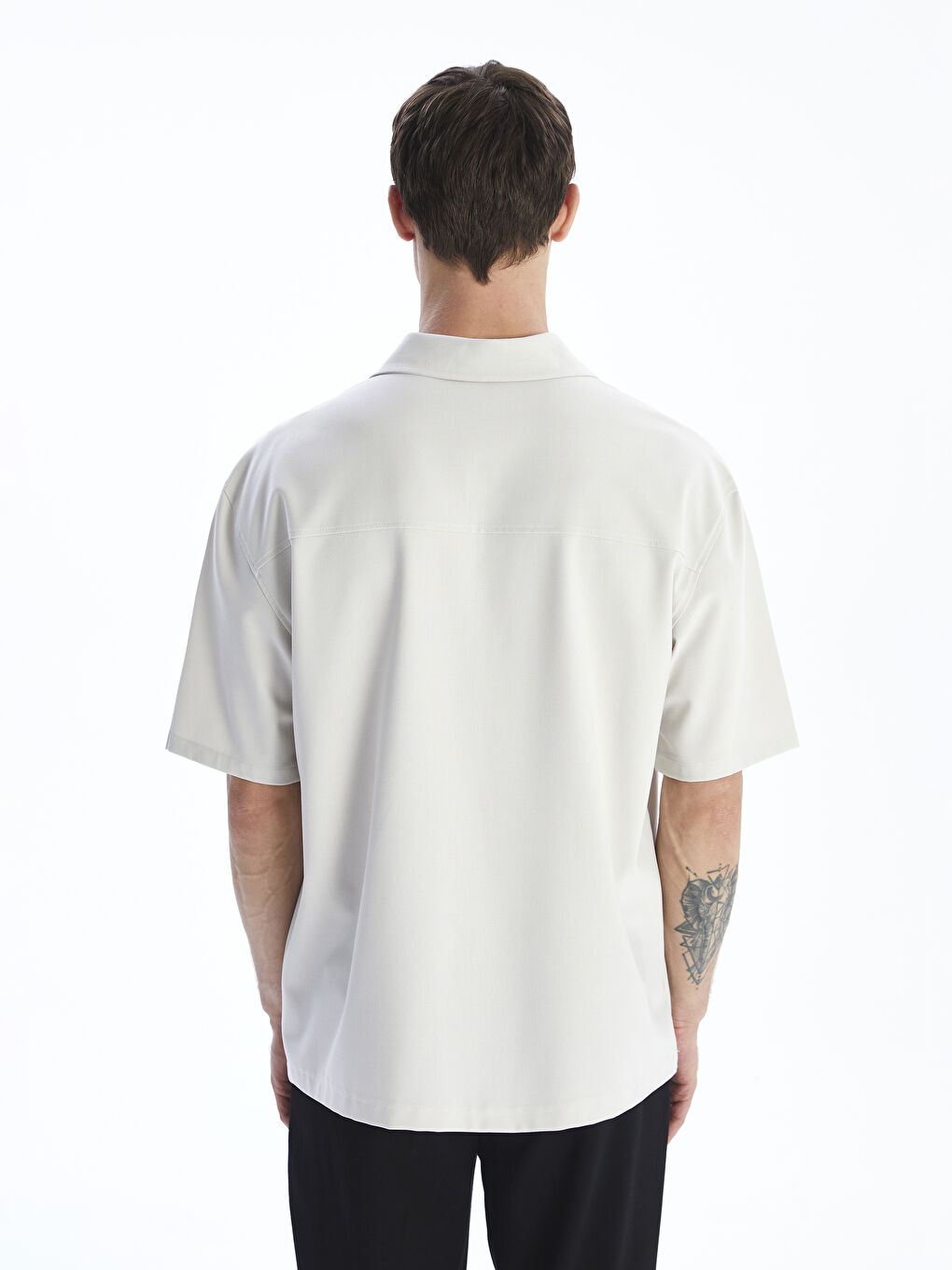 قميص رجالي بكم قصير بقصة عادية-3