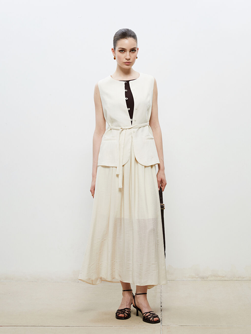 Bej Bisiklet Yaka Keten Görünümlü Kadın Klasik Yelek-1