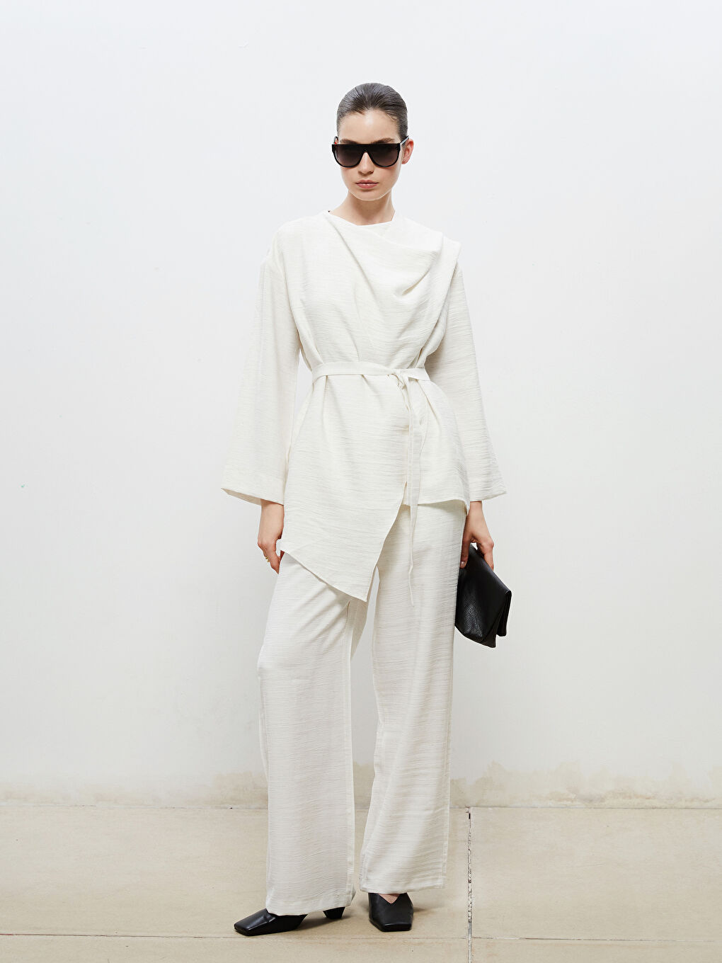 Bej Dökümlü Yaka Keten Görünümlü Bluz-1