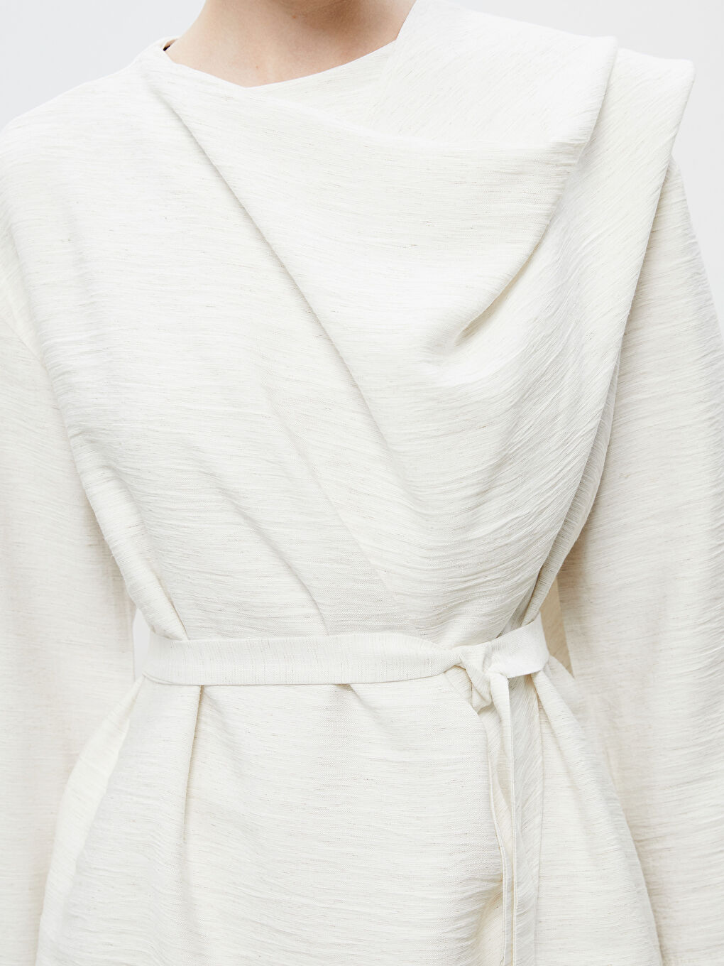 Bej Dökümlü Yaka Keten Görünümlü Bluz-2