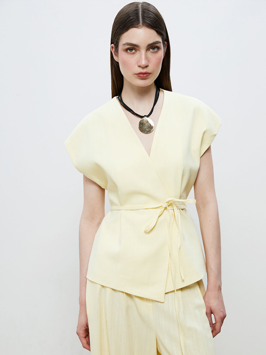 Sarı Kruvaze Yaka Keten Görünümlü Bluz