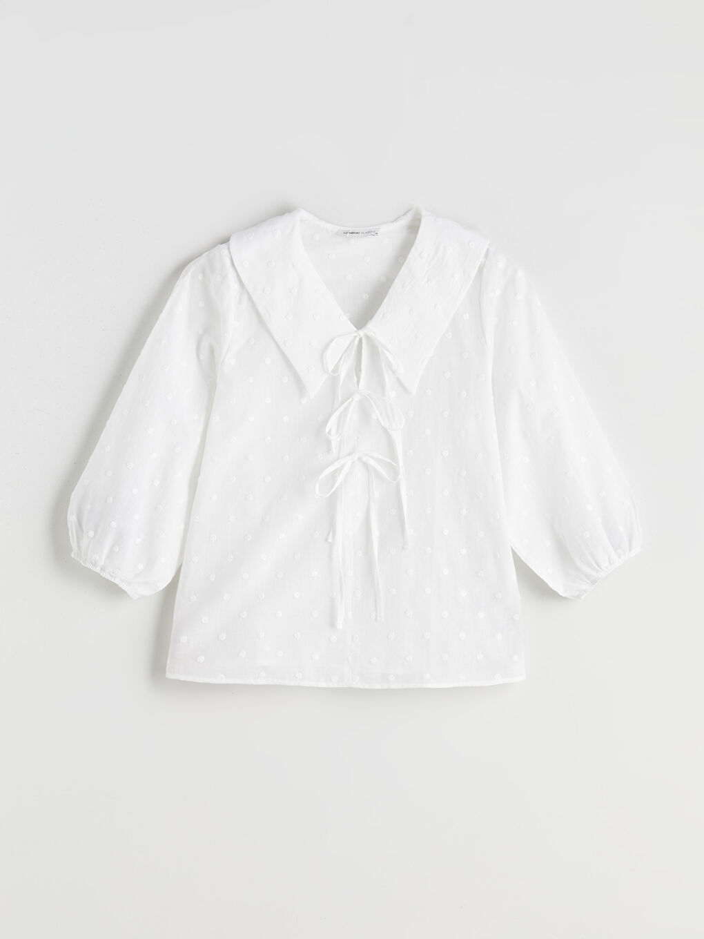 Beyaz Bebe Yaka Nakışlı Fiyonklu Bluz-4