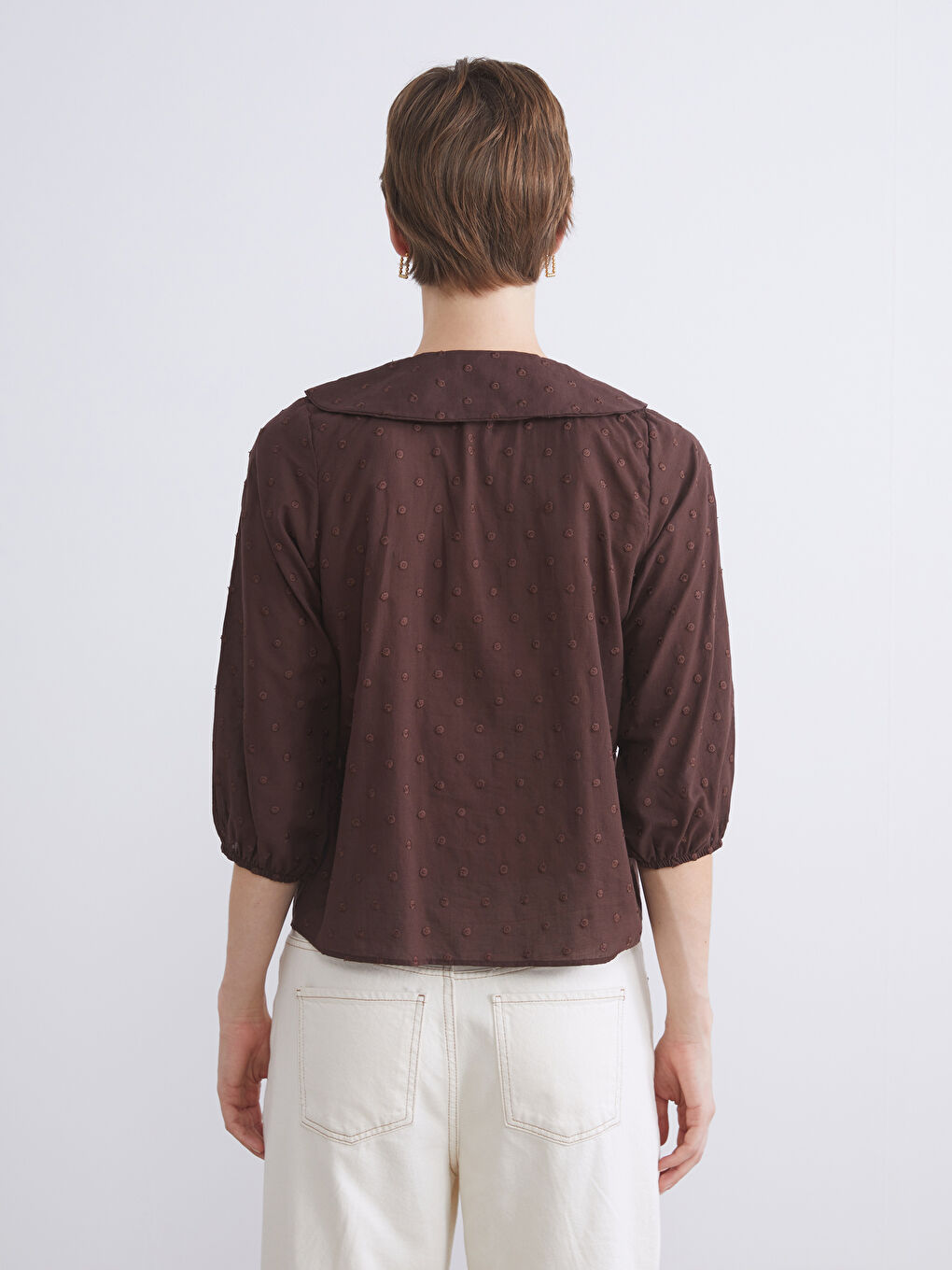 Kahverengi Bebe Yaka Nakışlı Fiyonklu Bluz-3