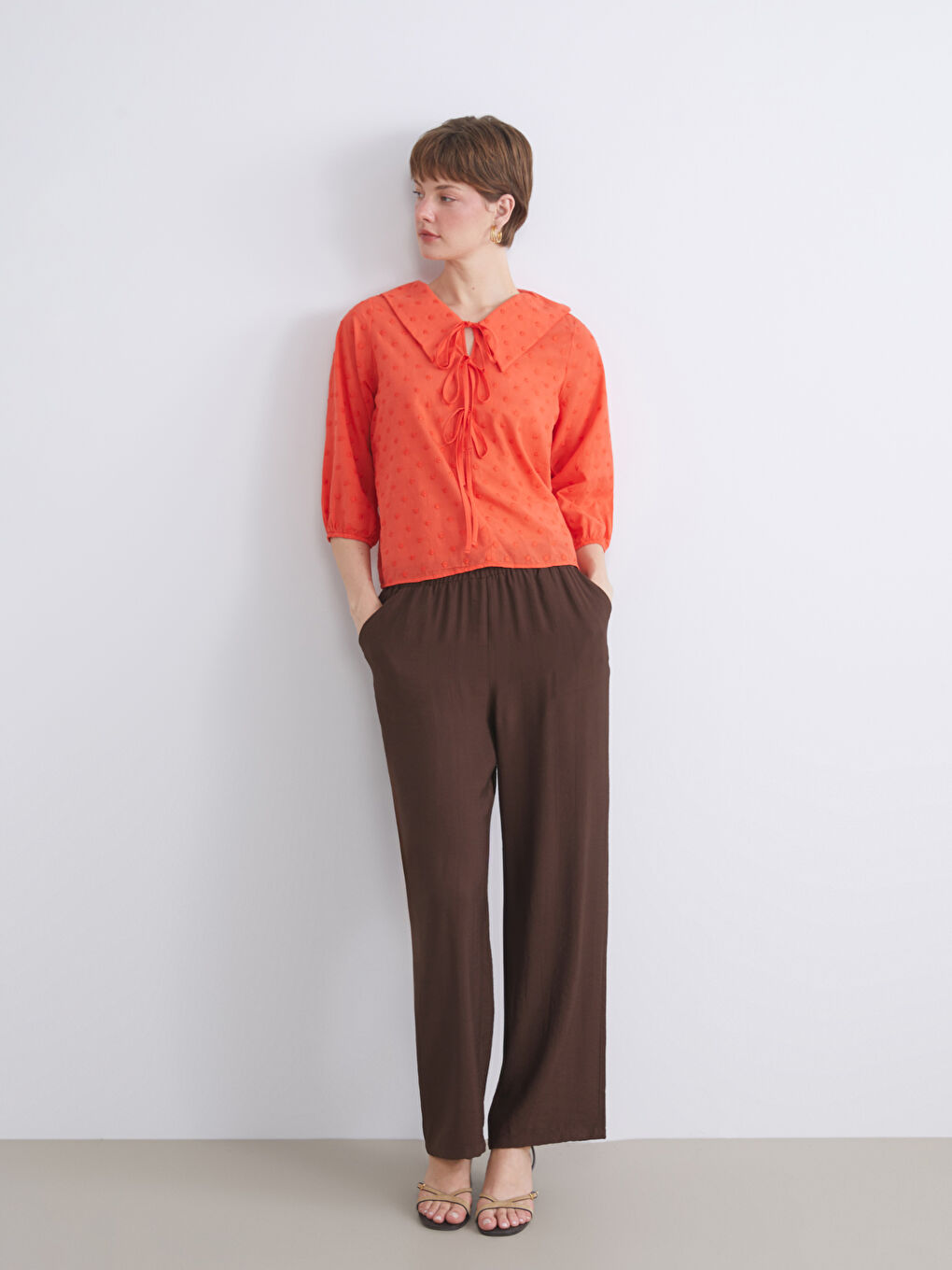 Turuncu Bebe Yaka Nakışlı Fiyonklu Bluz-1