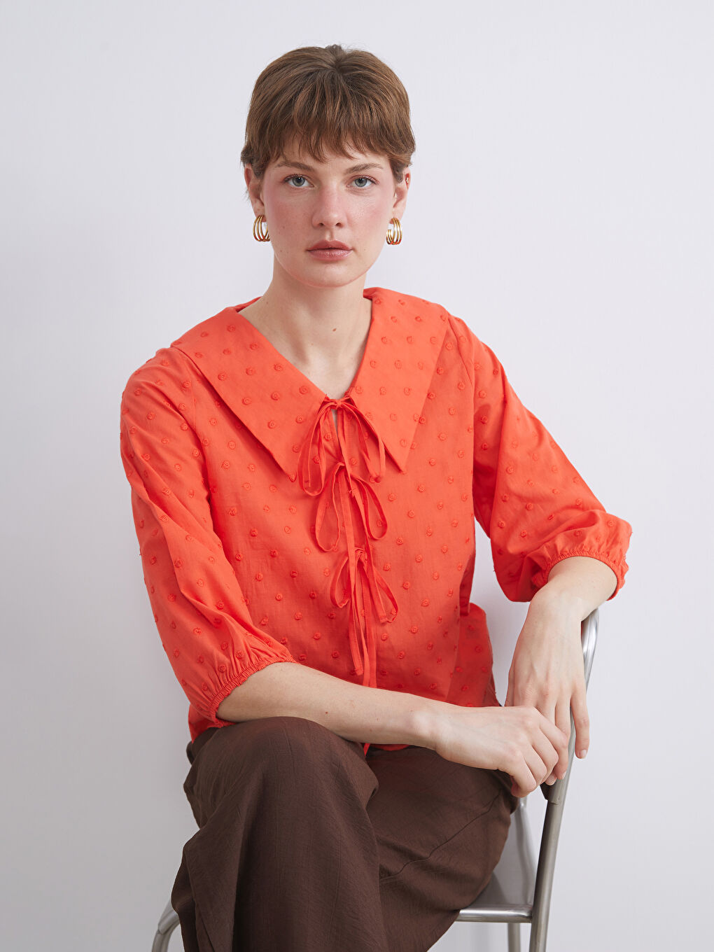 Turuncu Bebe Yaka Nakışlı Fiyonklu Bluz-2