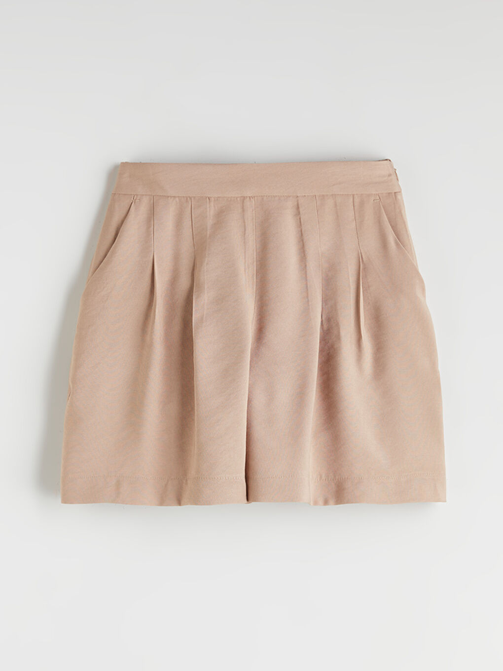 Kahverengi Beli Lastikli Kadın Pileli Şort-4