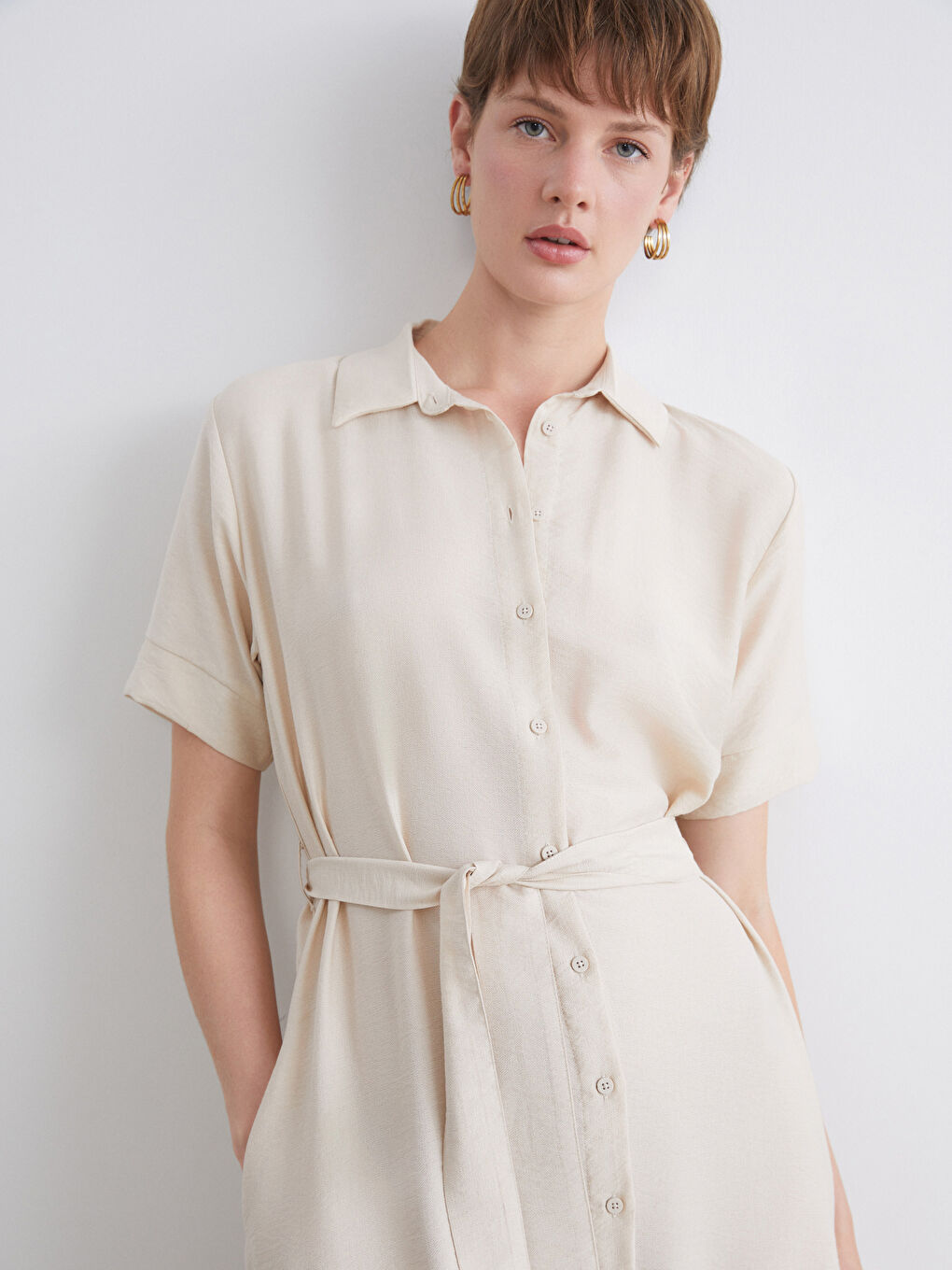 Bej Beli Kuşaklı Gömlek Elbise-2