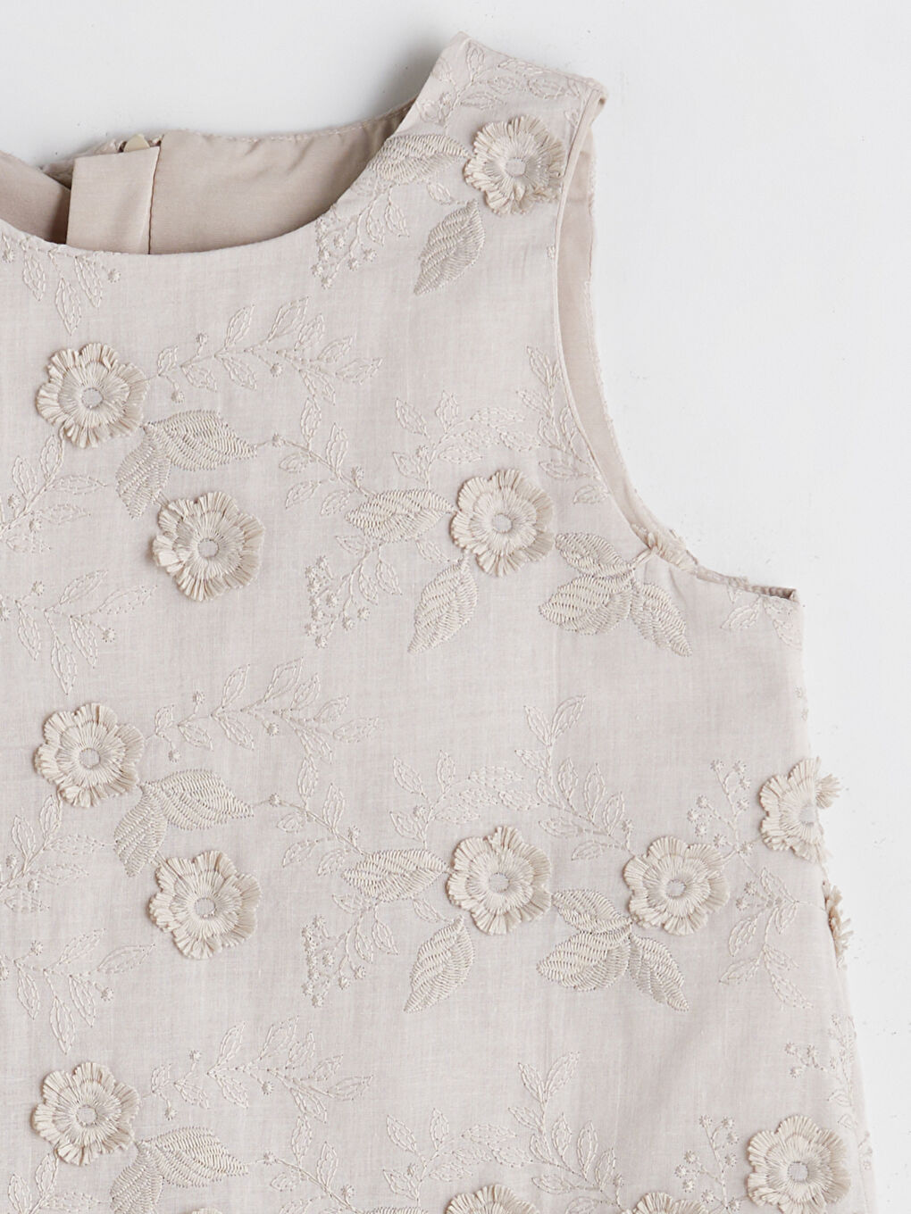 Bej Bisiklet Yaka Çiçek Nakışlı Kız Çocuk Elbise-1