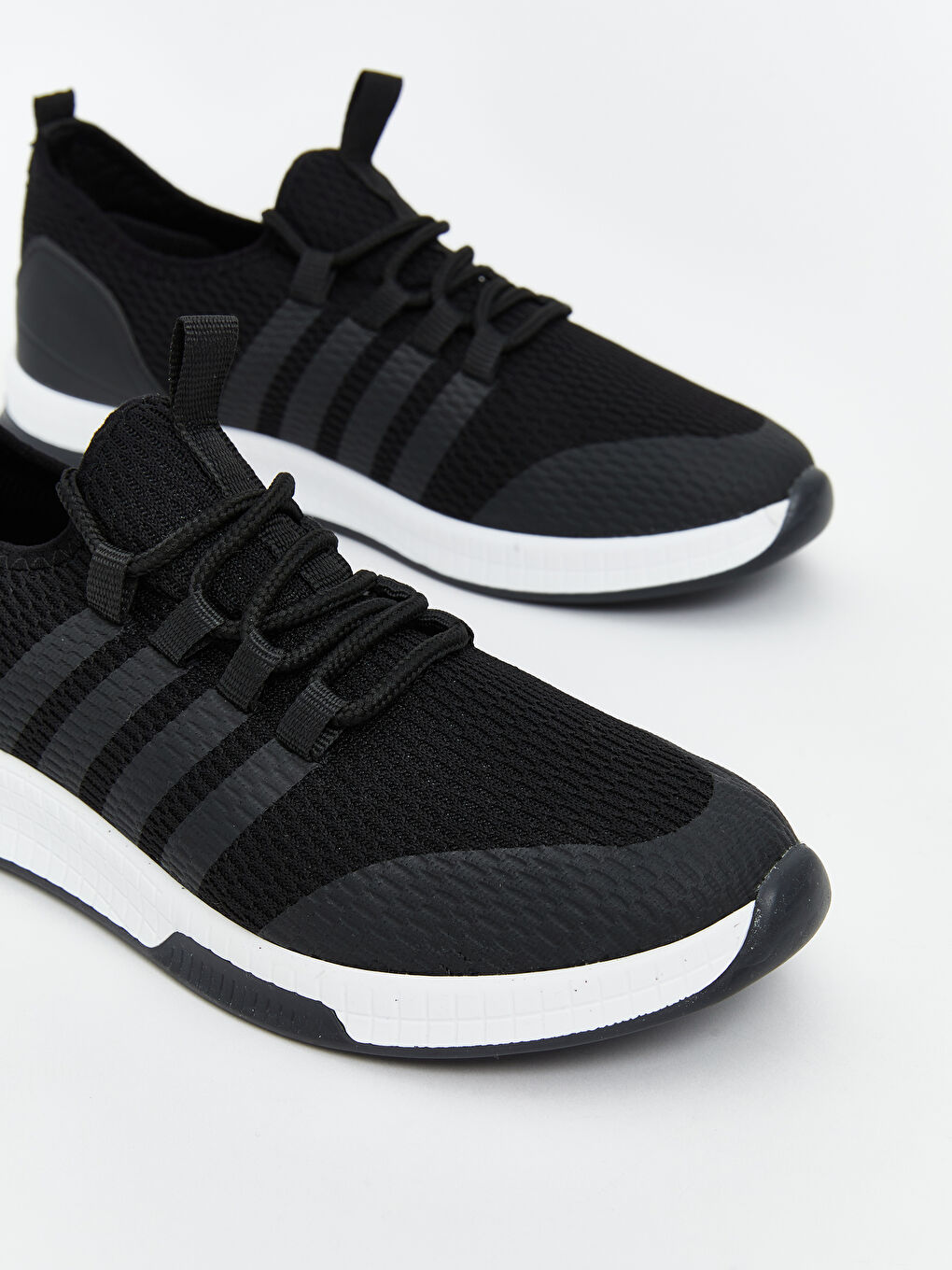 Siyah File Detaylı Bağcıklı Kadın Spor Ayakkabı-2