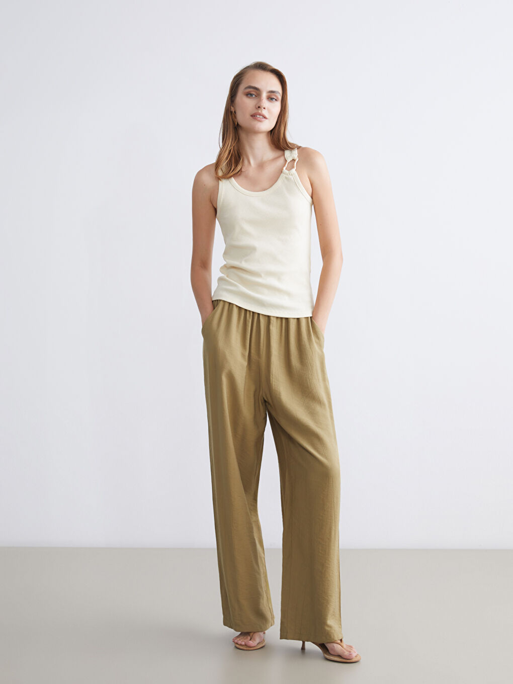 LCWAIKIKI Classic Elastic Waist Wide Leg Women's Trousers -S5RN40Z8-HCB
