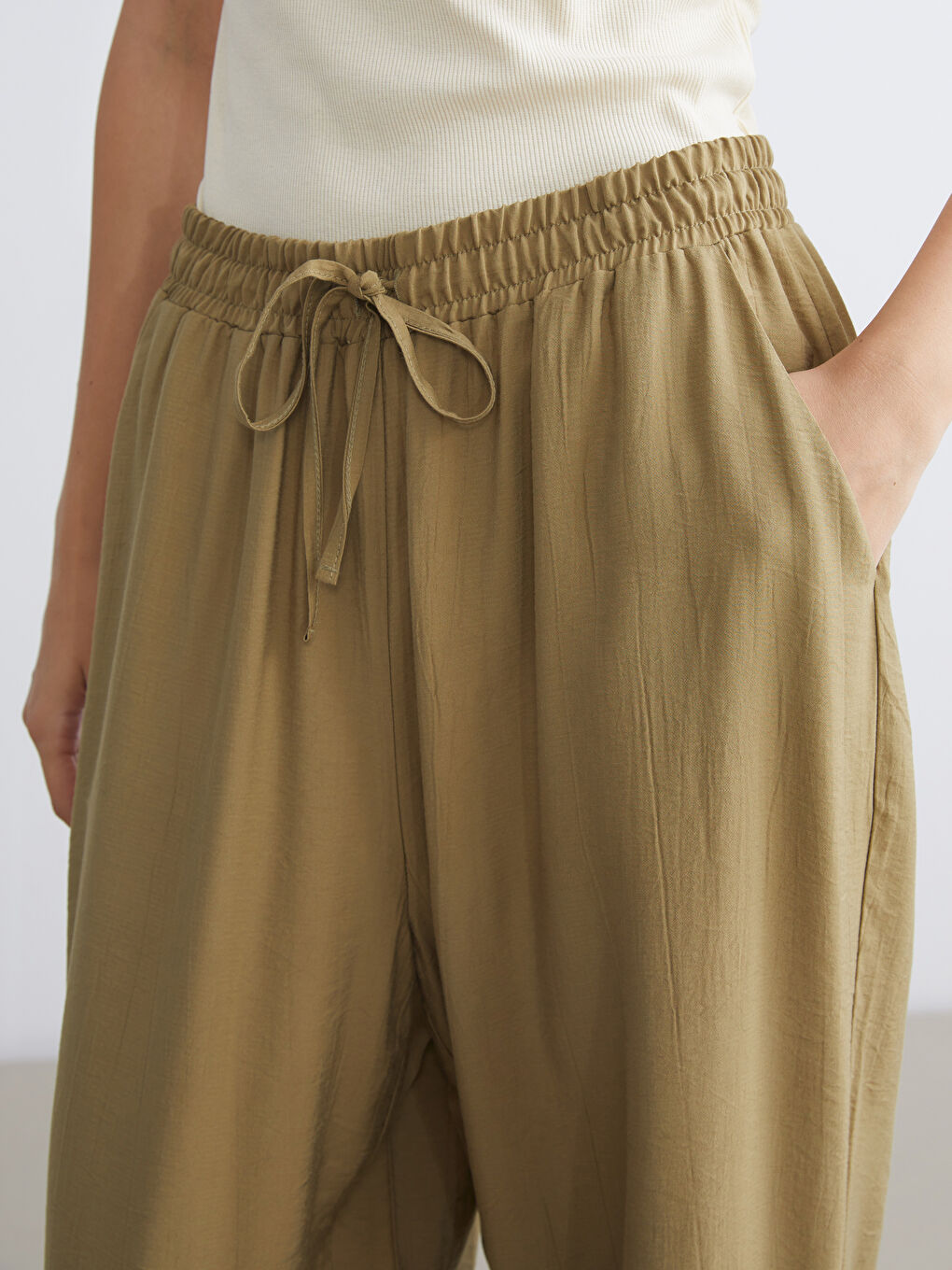 LCWAIKIKI Classic Elastic Waist Wide Leg Women's Trousers -S5RN40Z8-HCB