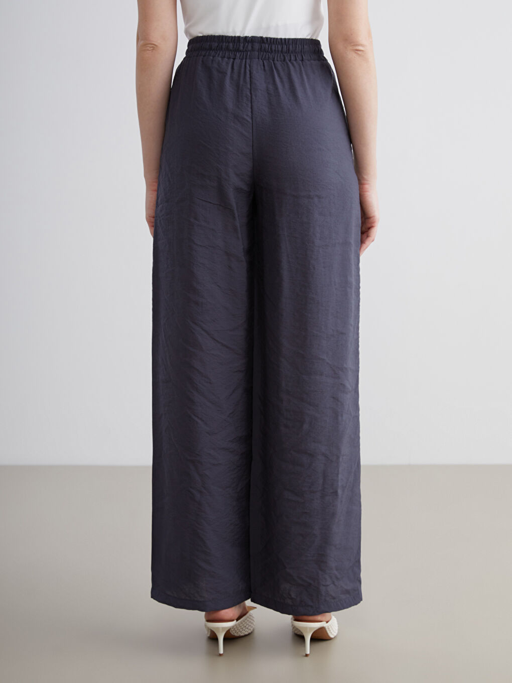 LCWAIKIKI Classic Elasticated Waist Modal Blend Women's Trousers -S5RN43Z8-CWF
