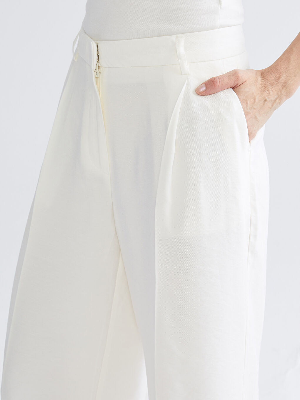 Loose Fit Wide Leg Women's Trousers-2