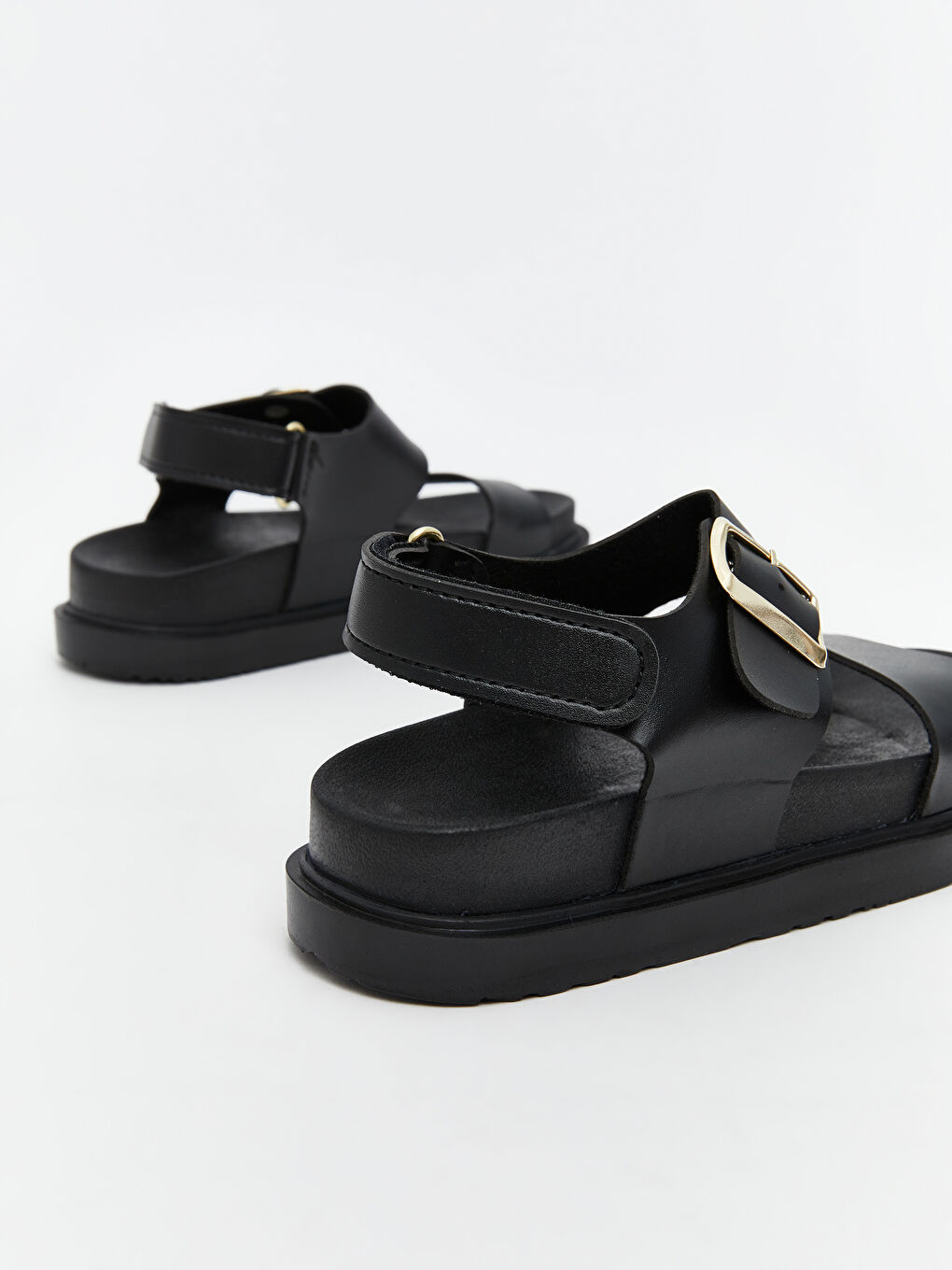 Siyah Deri Görünümlü Kız Çocuk Sandalet-4