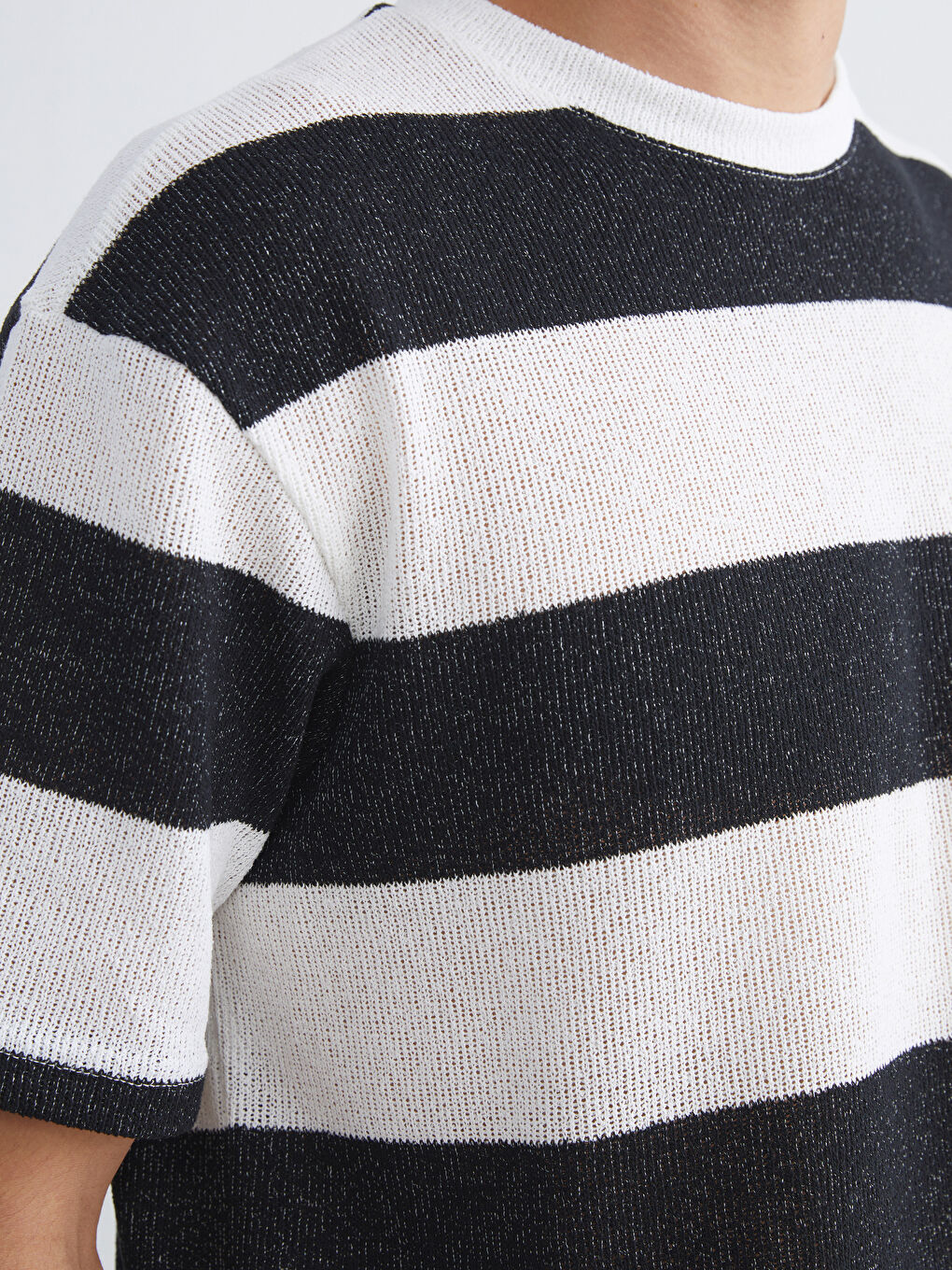 Lacivert Bisiklet Yaka Çizgili Erkek Tişört-2