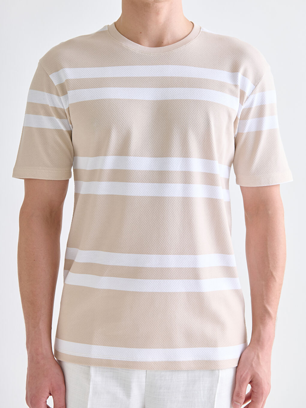 Bej Bisiklet Yaka Çizgili Penye Erkek Tişört-2