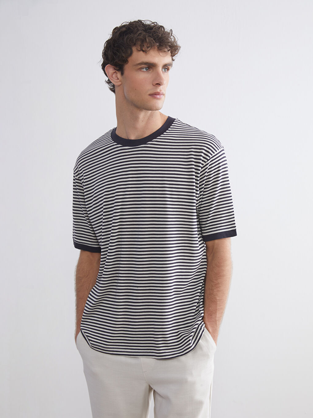 Lacivert Bisiklet Yaka Çizgili Erkek Tişört