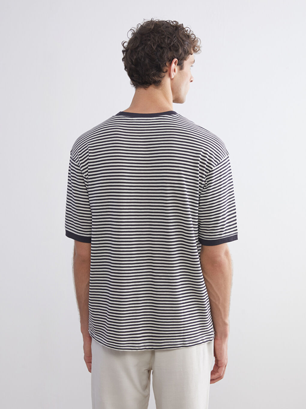 Lacivert Bisiklet Yaka Çizgili Erkek Tişört-3