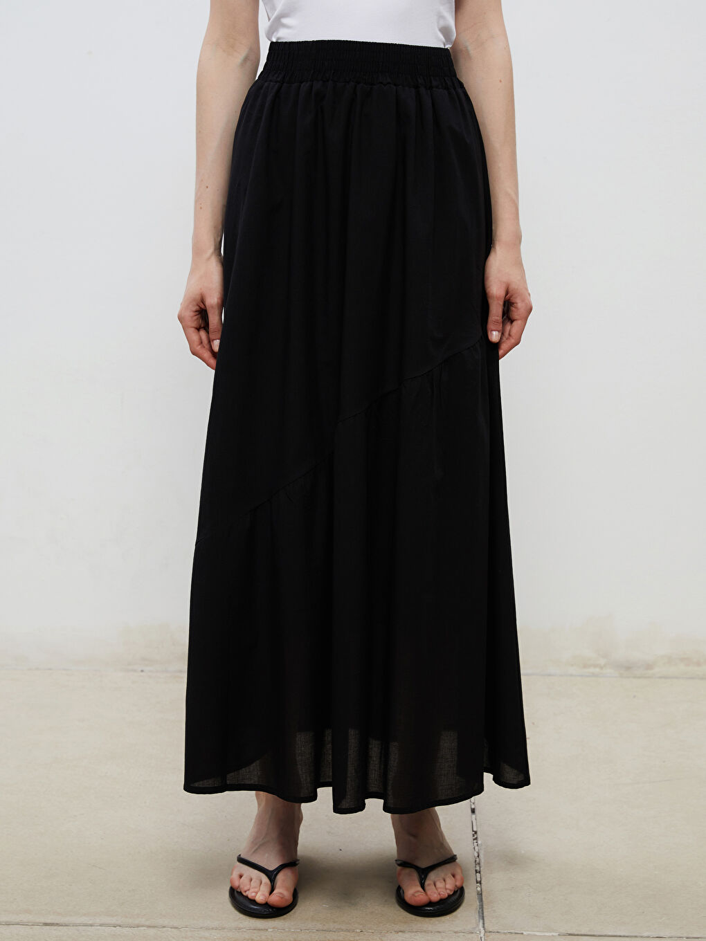 Siyah Beli Lastikli Pileli Etek-1