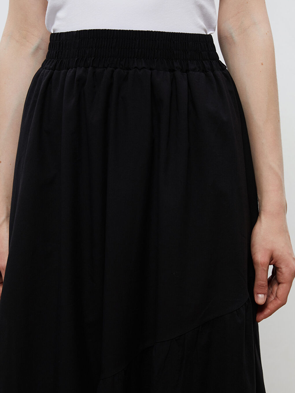 Siyah Beli Lastikli Pileli Etek-2