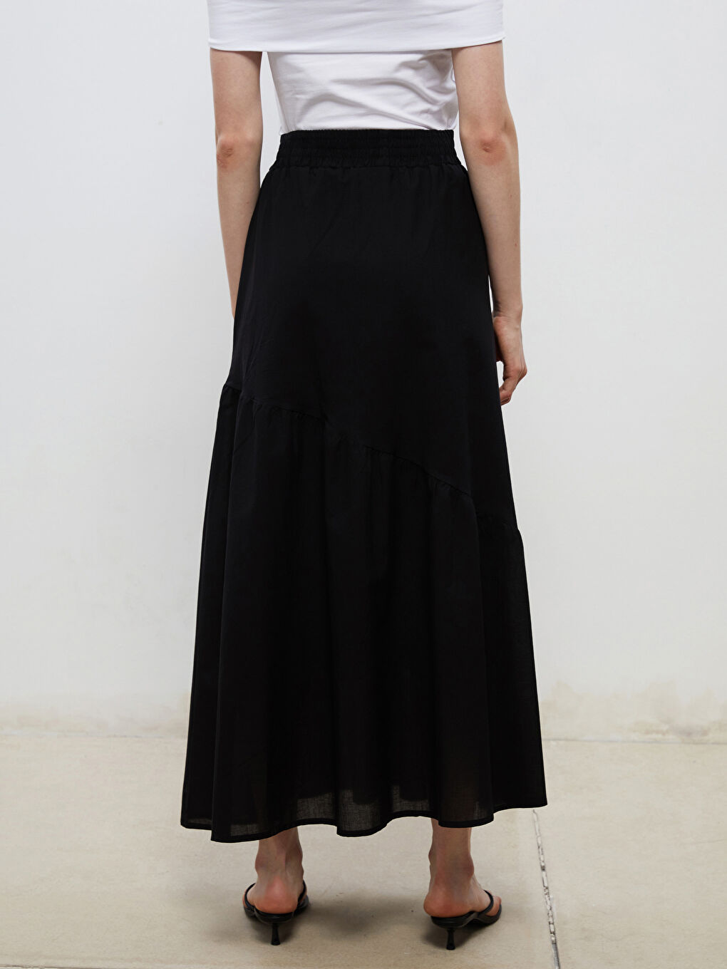 Siyah Beli Lastikli Pileli Etek-3