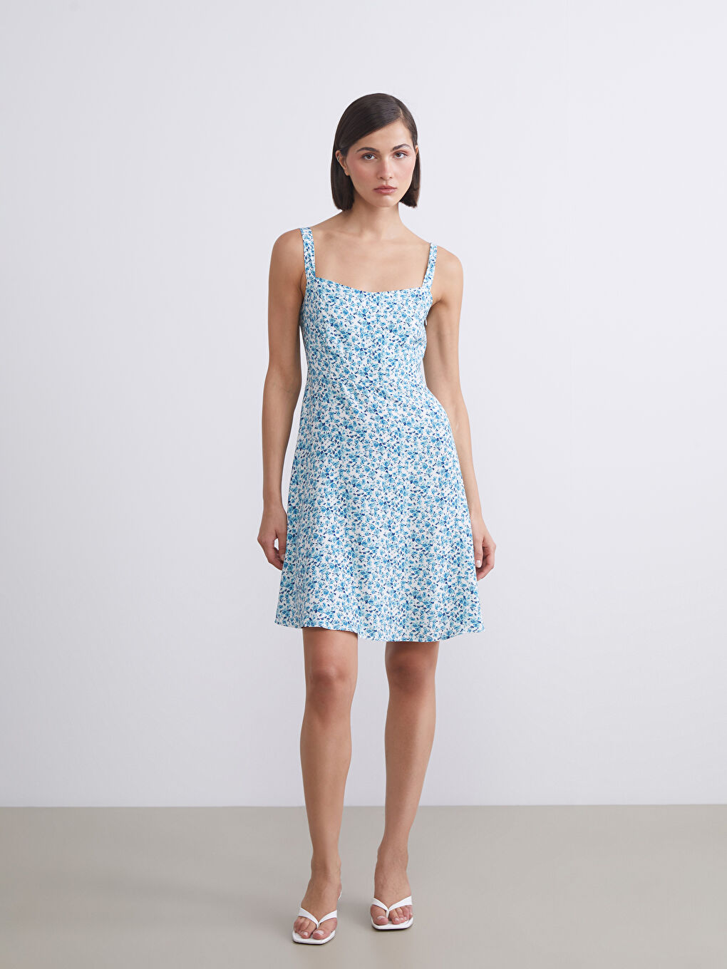 Karışık Kare Yaka Çiçekli Mini Elbise