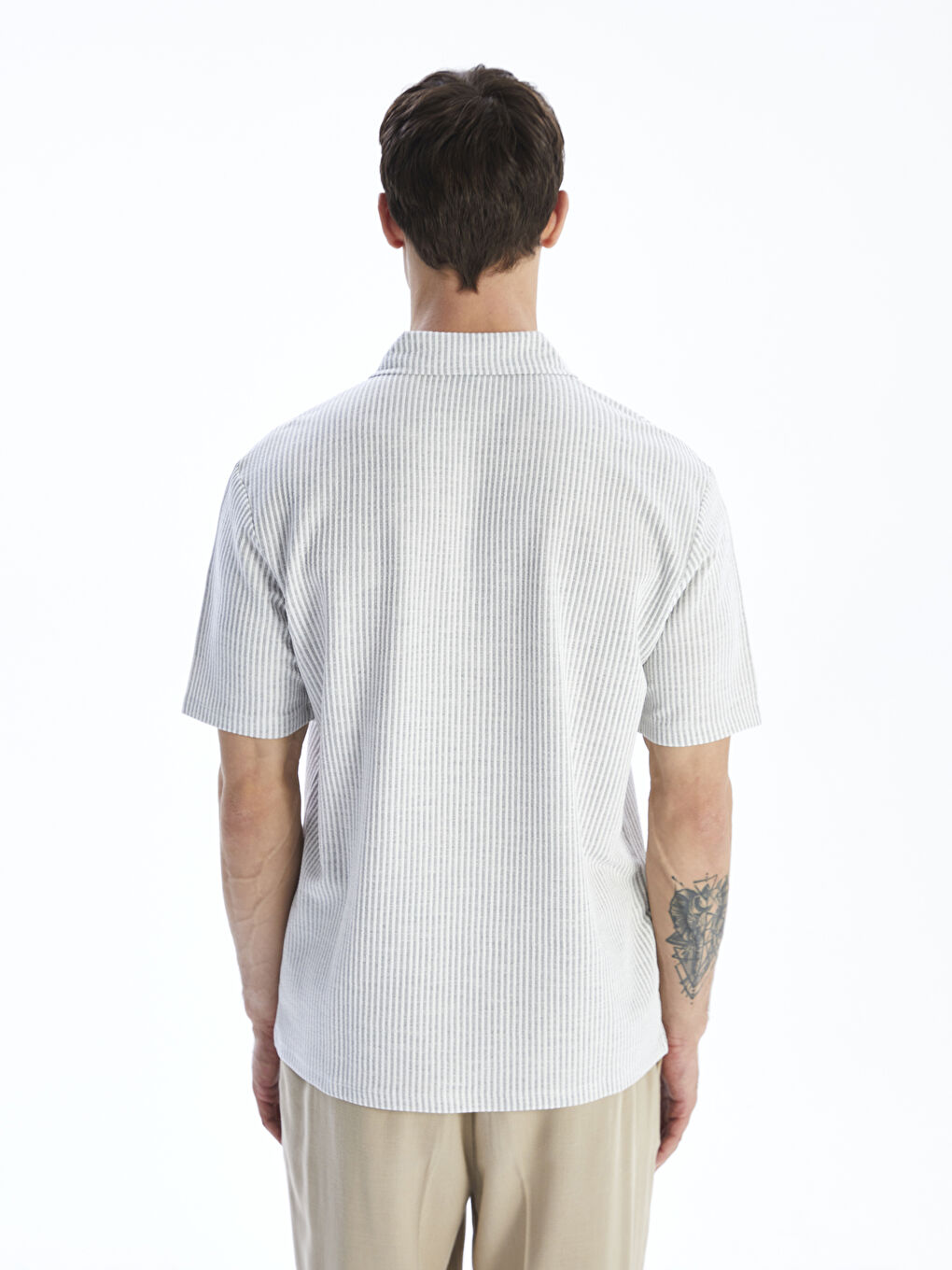 Gri Polo Yaka Çizgili Erkek Tişört-3