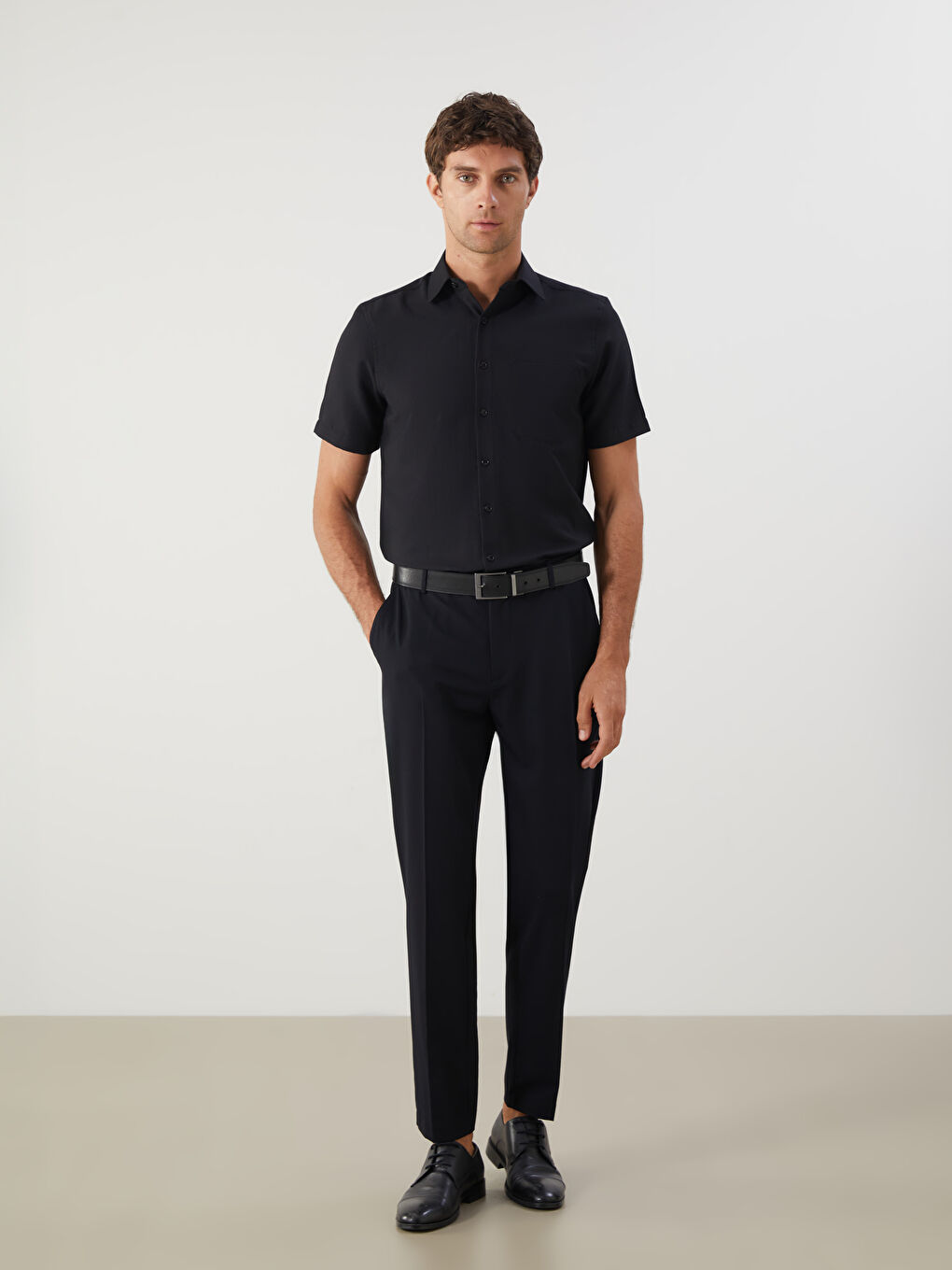 Siyah Regular Fit Kısa Kollu Armürlü Erkek Gömlek-1