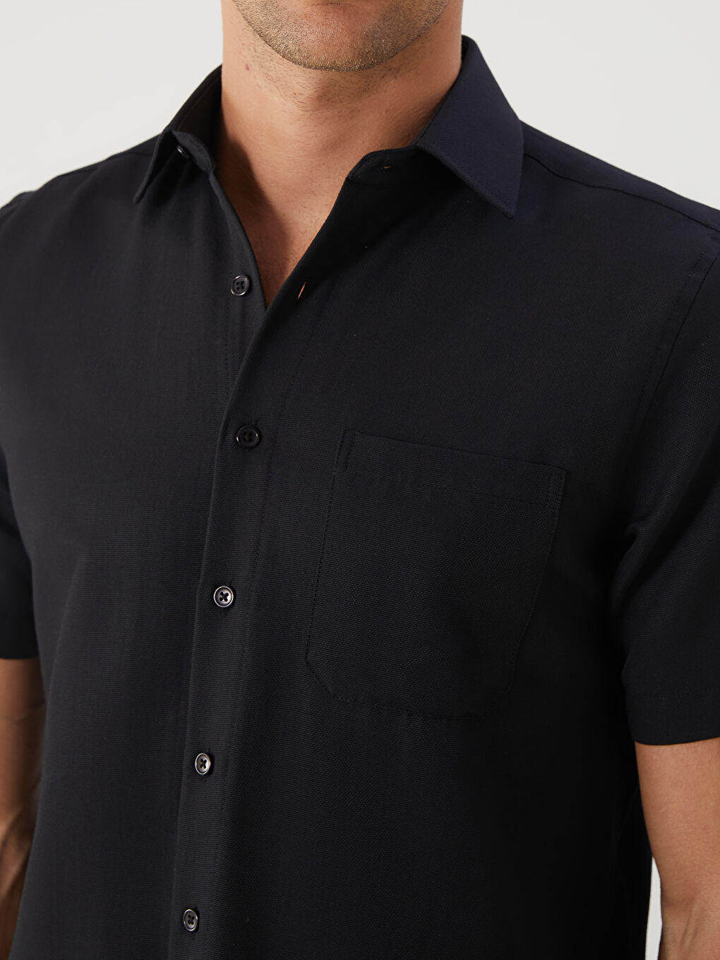 Siyah Regular Fit Kısa Kollu Armürlü Erkek Gömlek-2