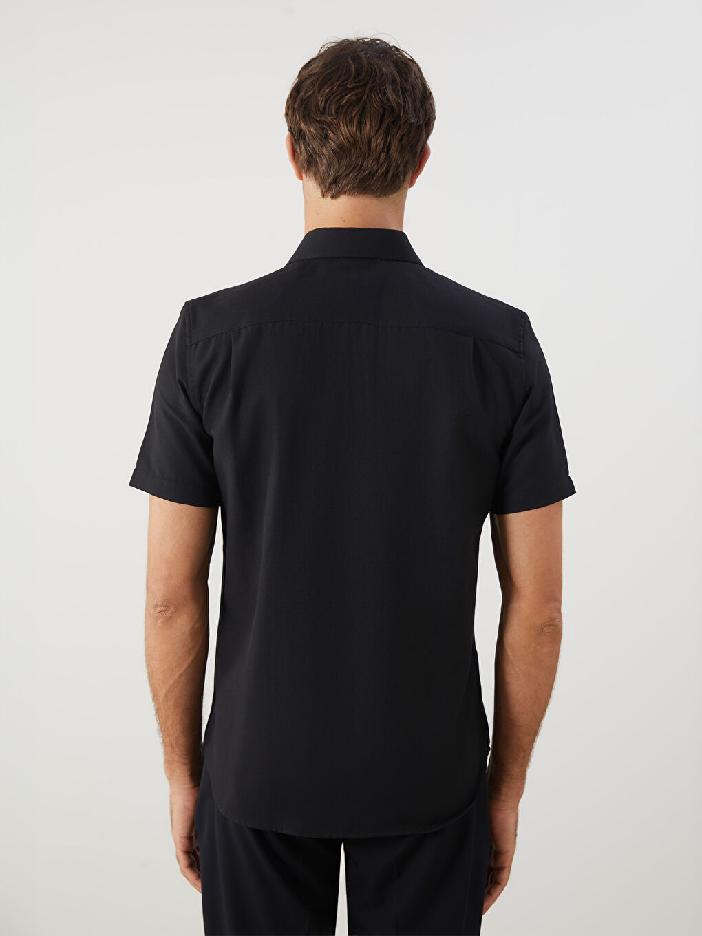 Siyah Regular Fit Kısa Kollu Armürlü Erkek Gömlek-3