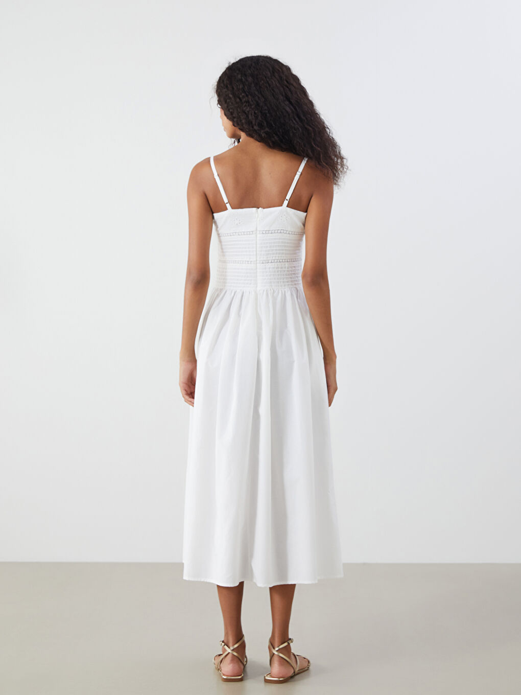 Beyaz Kare Yaka Ajurlu Elbise-3